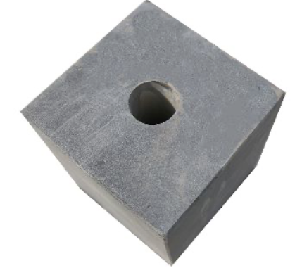 Arduinen sokkels / Blauwe hardsteen / ARD-07 / Buitenzijde: 200x200mm / Facetrand 2mm / Opening: 50mm/ Hoogte: 250mm