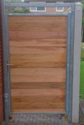 Poort met kokerprofiel VERZINKT - COMPLEET - bekleding: douglas blokhutprofiel 28 mm dikte, 98.5 x 190 cm + cilinderslot RVS